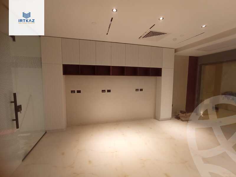 https://aqarmap.com.eg/ar/listing/5713604-for-rent-cairo-new-cairo-compounds-hyde-park-avenue-mall-hyde-park