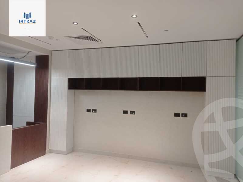 https://aqarmap.com.eg/ar/listing/5713604-for-rent-cairo-new-cairo-compounds-hyde-park-avenue-mall-hyde-park