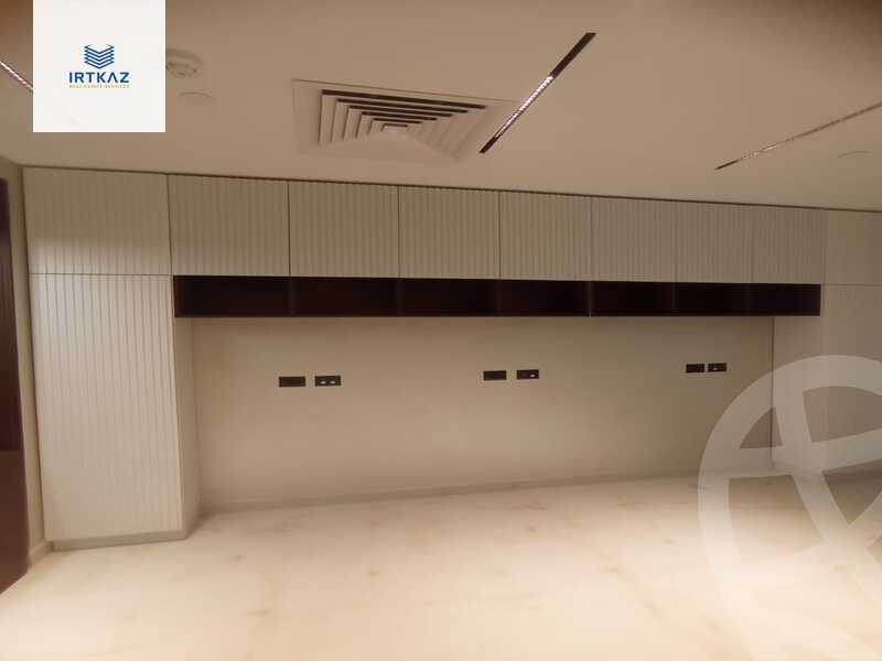 https://aqarmap.com.eg/ar/listing/5713604-for-rent-cairo-new-cairo-compounds-hyde-park-avenue-mall-hyde-park