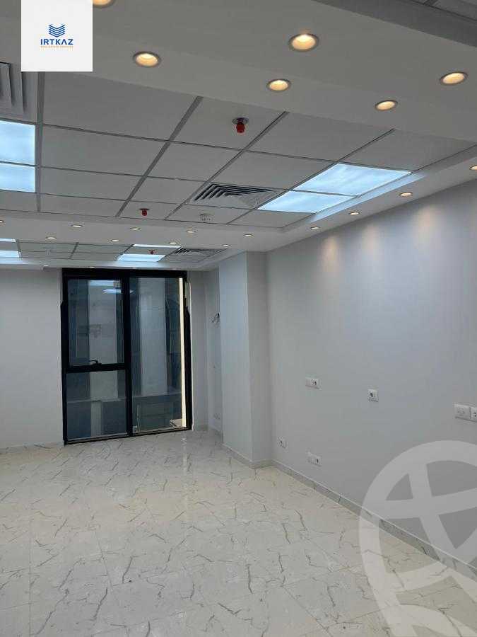 https://aqarmap.com.eg/en/listing/5739138-for-rent-cairo-new-cairo-compounds-hyde-park-avenue-mall-hyde-park