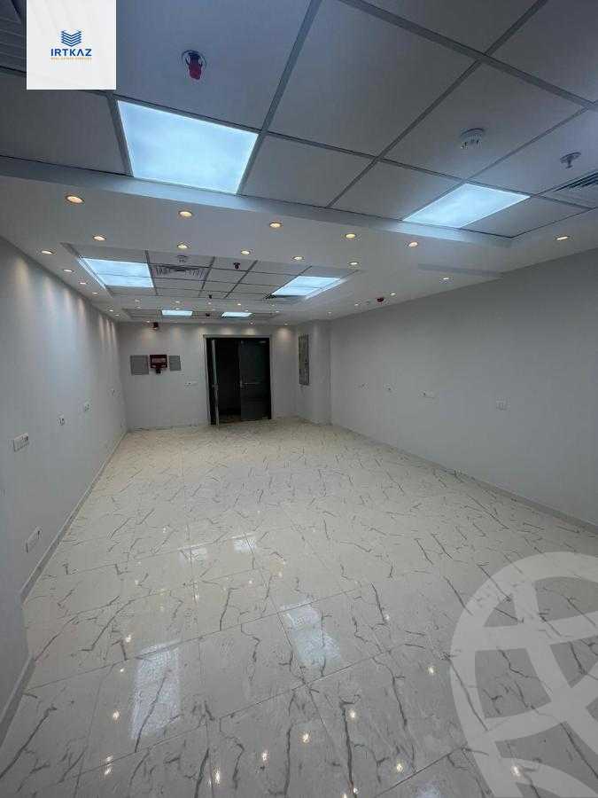 https://aqarmap.com.eg/en/listing/5739138-for-rent-cairo-new-cairo-compounds-hyde-park-avenue-mall-hyde-park