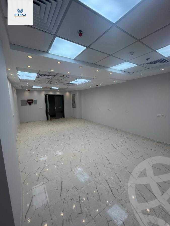 https://aqarmap.com.eg/en/listing/5739138-for-rent-cairo-new-cairo-compounds-hyde-park-avenue-mall-hyde-park