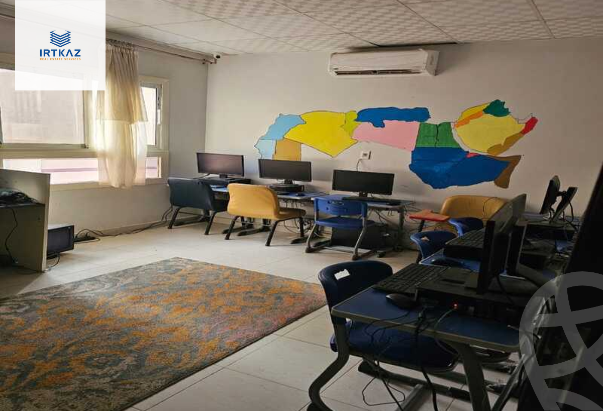 https://aqarmap.com.eg/ar/listing/5833693-for-rent-cairo-mokattam-lhdb-l-ly-shareaa-9