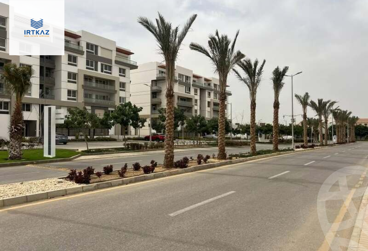 https://aqarmap.com.eg/en/listing/5857989-for-sale-cairo-new-cairo-compounds-hyde-park-central-compound
