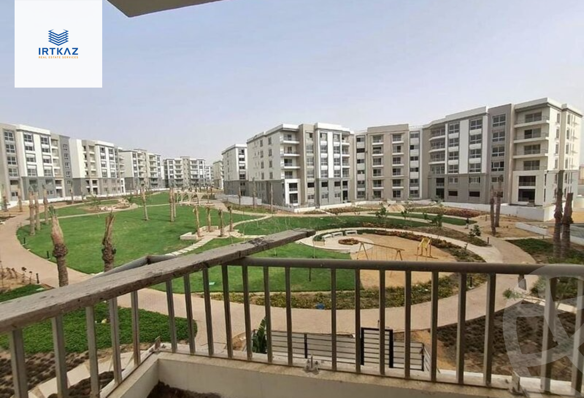 https://aqarmap.com.eg/en/listing/5857989-for-sale-cairo-new-cairo-compounds-hyde-park-central-compound