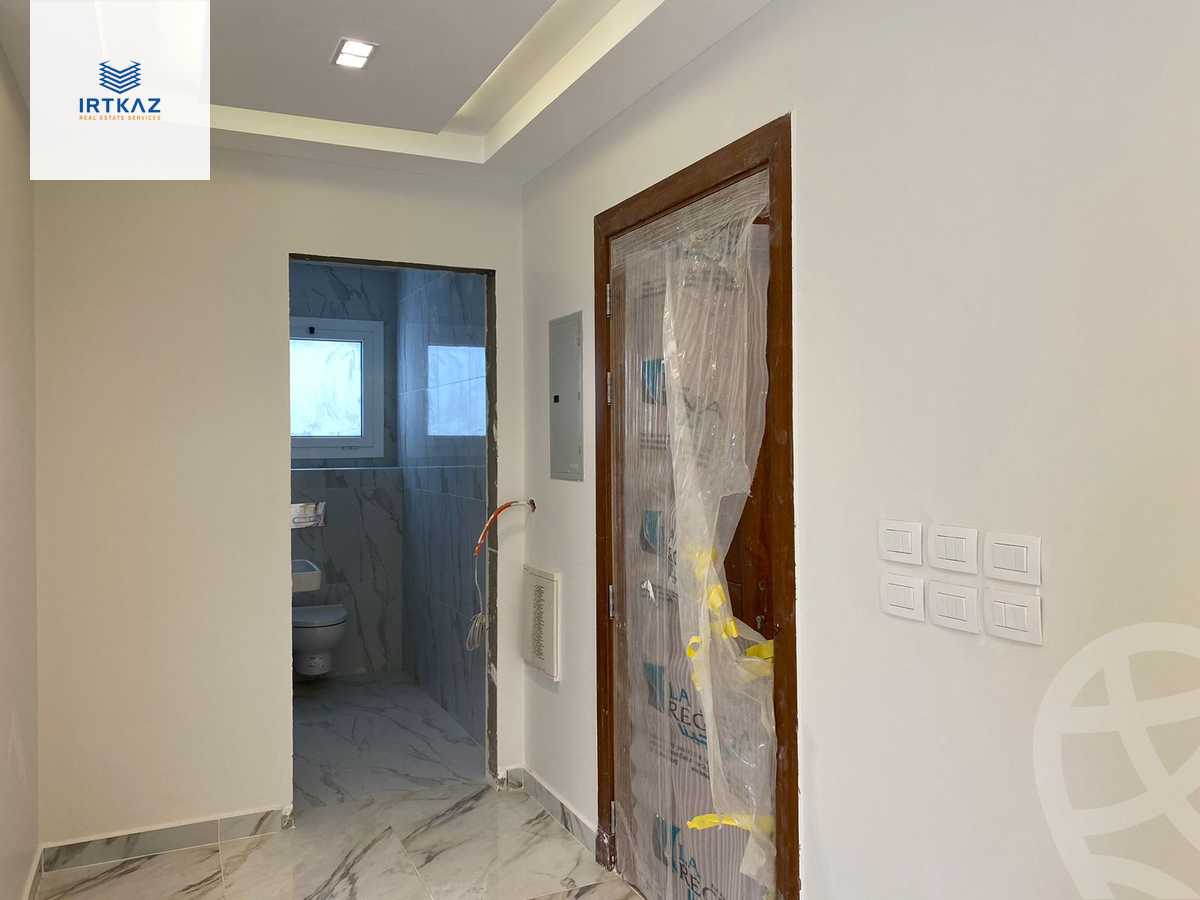 https://aqarmap.com.eg/en/listing/5900503-for-sale-cairo-new-cairo-compounds-hyde-park