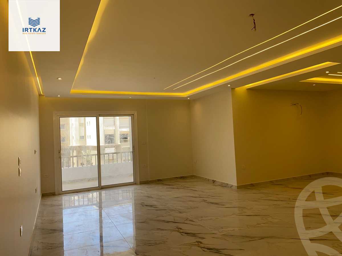 https://aqarmap.com.eg/en/listing/5900503-for-sale-cairo-new-cairo-compounds-hyde-park