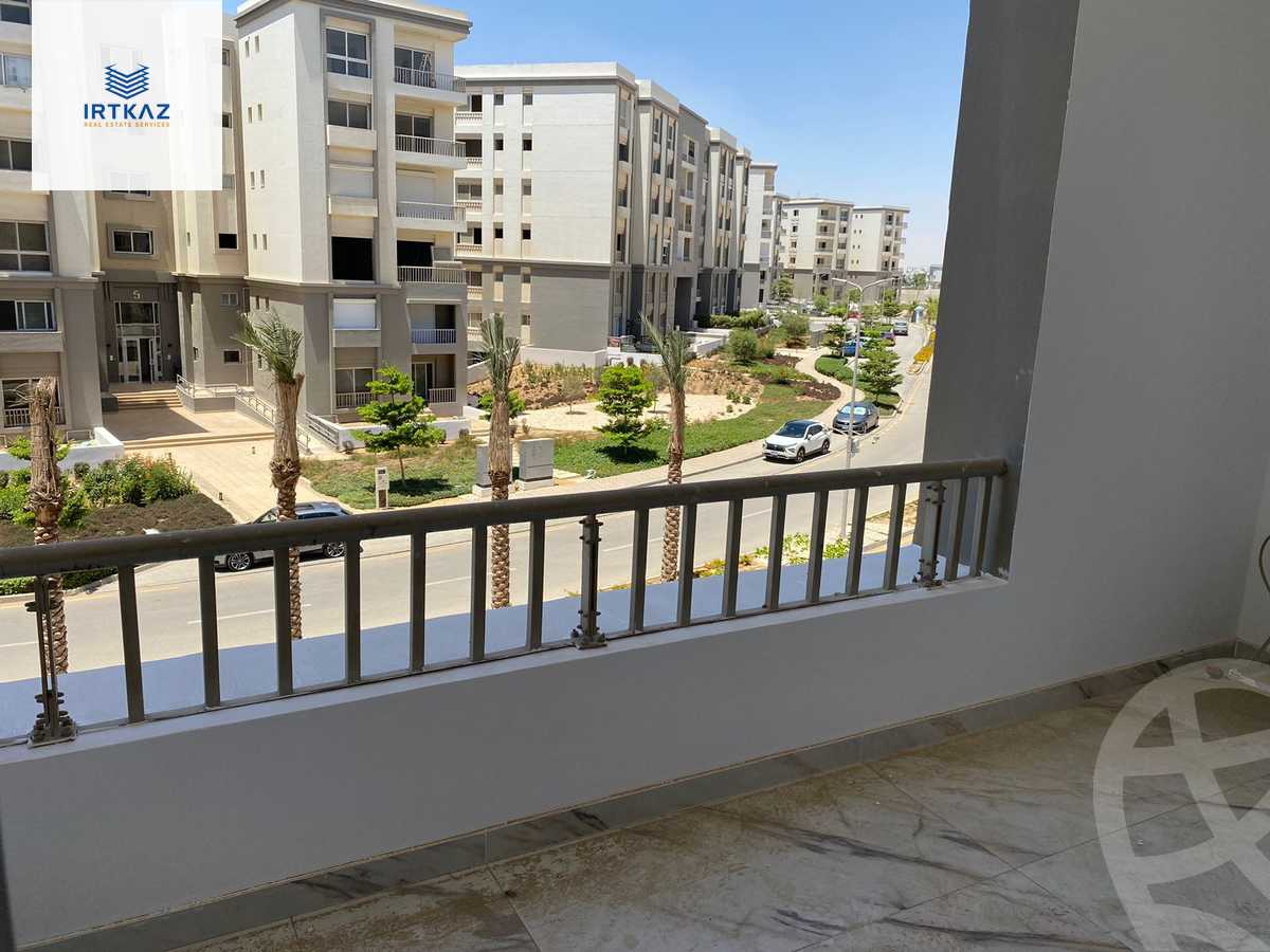 https://aqarmap.com.eg/en/listing/5900503-for-sale-cairo-new-cairo-compounds-hyde-park