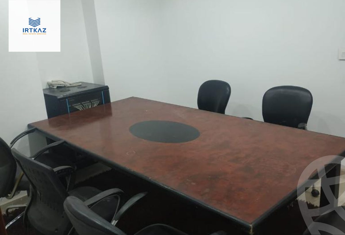 https://aqarmap.com.eg/ar/listing/6009050-for-rent-cairo-new-cairo-compounds-tryfywm-byzns-kwmblks-nm-llttwyr
