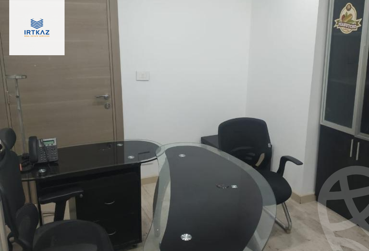 https://aqarmap.com.eg/ar/listing/6009050-for-rent-cairo-new-cairo-compounds-tryfywm-byzns-kwmblks-nm-llttwyr