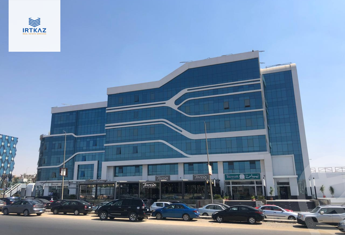 https://aqarmap.com.eg/ar/listing/6009050-for-rent-cairo-new-cairo-compounds-tryfywm-byzns-kwmblks-nm-llttwyr
