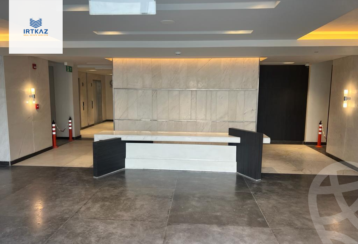 https://aqarmap.com.eg/ar/listing/6015115-for-rent-cairo-new-cairo-compounds-hyde-park-centre-ville-hyde-park
