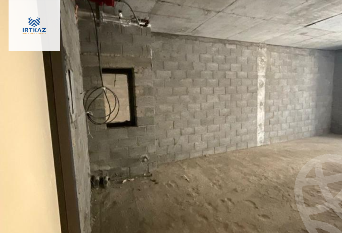 https://aqarmap.com.eg/ar/listing/6015115-for-rent-cairo-new-cairo-compounds-hyde-park-centre-ville-hyde-park