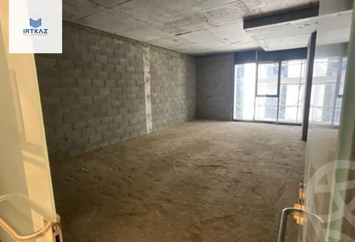 https://aqarmap.com.eg/ar/listing/6015115-for-rent-cairo-new-cairo-compounds-hyde-park-centre-ville-hyde-park