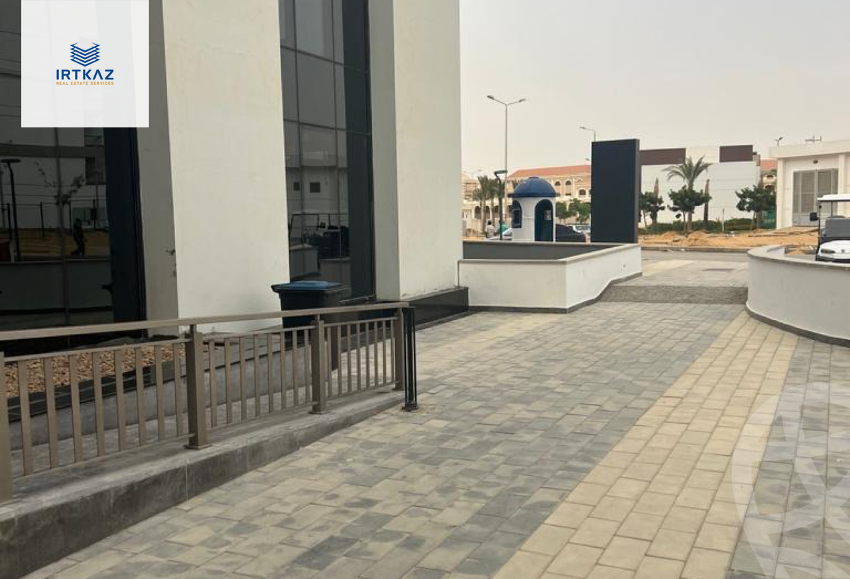 https://aqarmap.com.eg/ar/listing/6015115-for-rent-cairo-new-cairo-compounds-hyde-park-centre-ville-hyde-park
