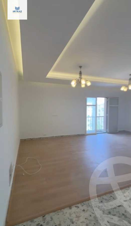 https://aqarmap.com.eg/en/listing/6023047-for-rent-cairo-new-cairo-compounds-hyde-park-centre-ville-hyde-park