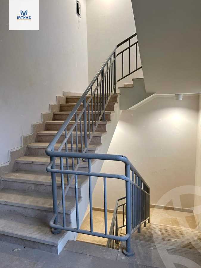https://aqarmap.com.eg/ar/listing/6023237-for-sale-cairo-new-cairo-compounds-hyde-park-centre-ville-hyde-park