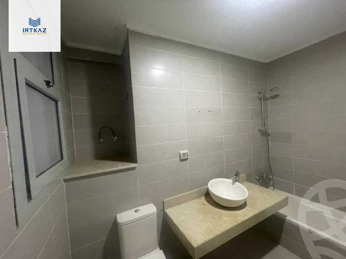 https://aqarmap.com.eg/ar/listing/6066639-for-sale-cairo-new-cairo-compounds-kmbwnd-fyldj-jyt-blm-hylz