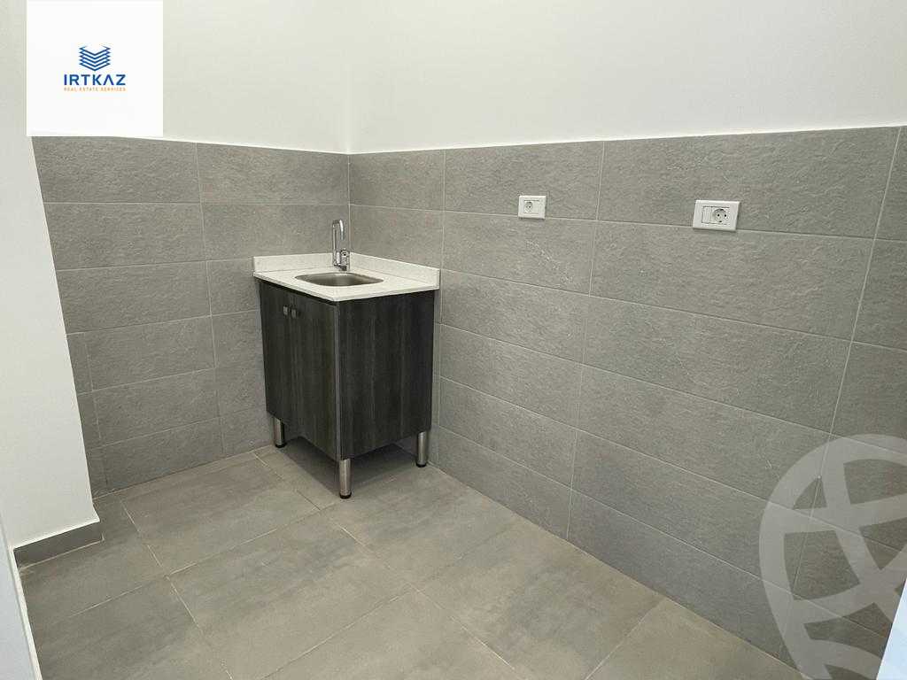 https://aqarmap.com.eg/en/listing/6082602-for-rent-cairo-new-cairo-compounds-jwr-kwmyrshyl-kwmblks-makeplace