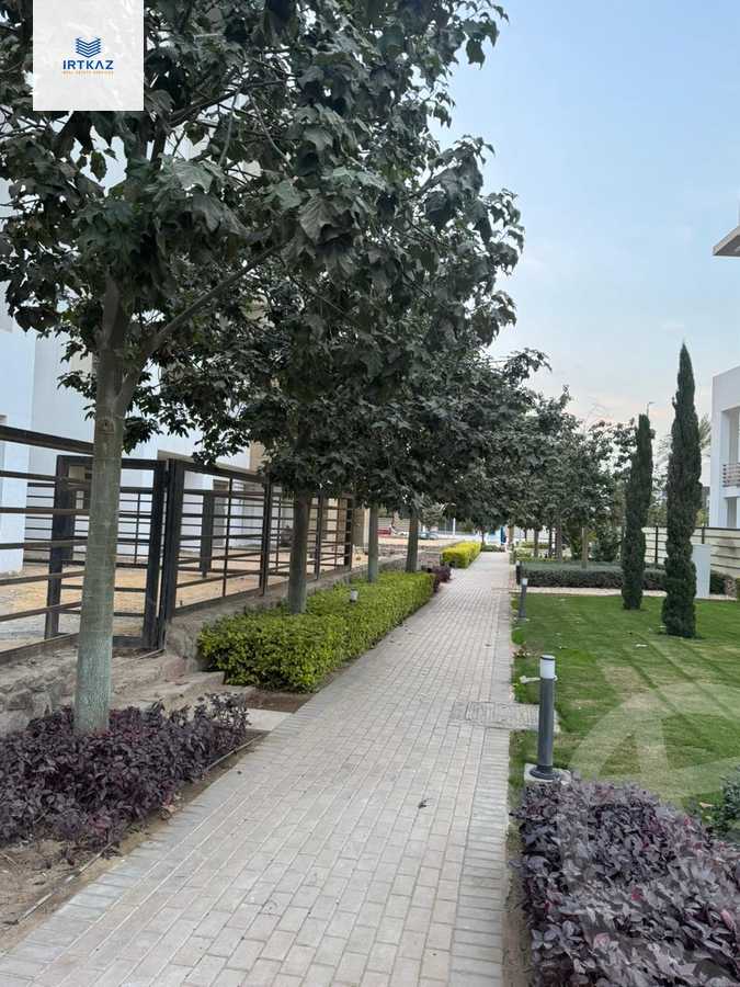 https://aqarmap.com.eg/ar/listing/6587767-for-sale-cairo-new-cairo-compounds-hyde-park-centre-ville-hyde-park