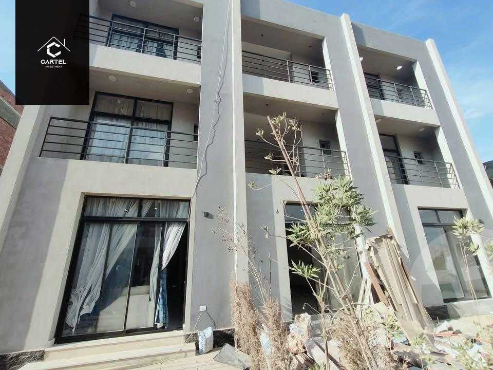 https://aqarmap.com.eg/ar/listing/5516798-for-sale-cairo-new-cairo-lmstqbl-syty-compounds-kmbwnd-mwnty-nbwlywny-rybwrtj-l-qry