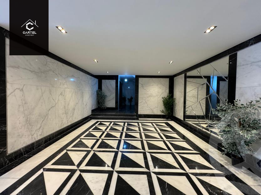 https://aqarmap.com.eg/en/listing/6023558-for-sale-cairo-heliopolis-heliopolis-square-mohammed-farid-st