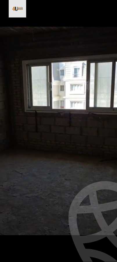 https://aqarmap.com.eg/en/listing/6622407-for-sale-cairo-new-cairo-compounds-mountain-view-hyde-park