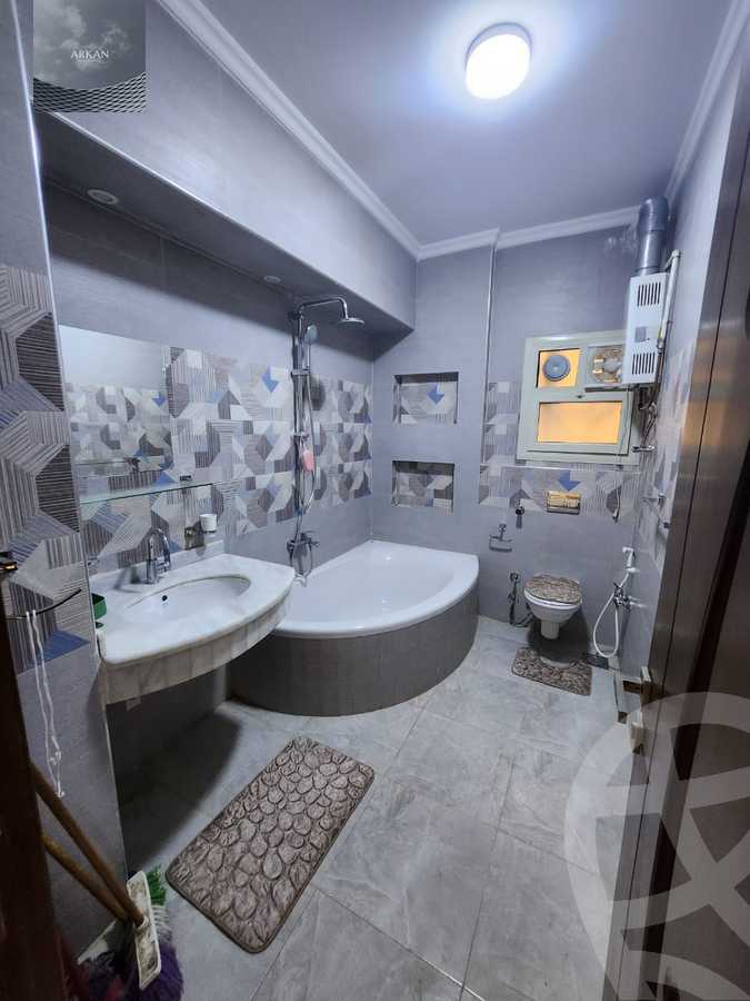 https://aqarmap.com.eg/en/listing/5383724-for-sale-cairo-el-sheikh-zayed-city-compounds-el-khamayel