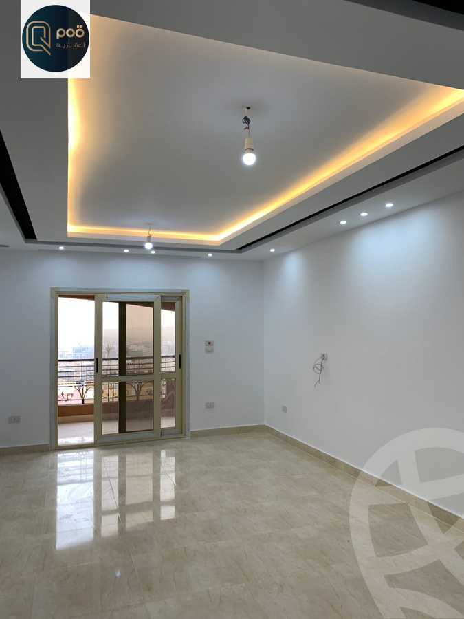 https://aqarmap.com.eg/ar/listing/5107935-for-sale-cairo-el-sheikh-zayed-city-compounds-el-khamayel