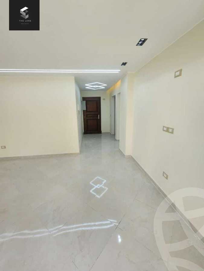 https://aqarmap.com.eg/en/listing/5797982-for-sale-cairo-el-sheikh-zayed-city-compounds-el-khamayel