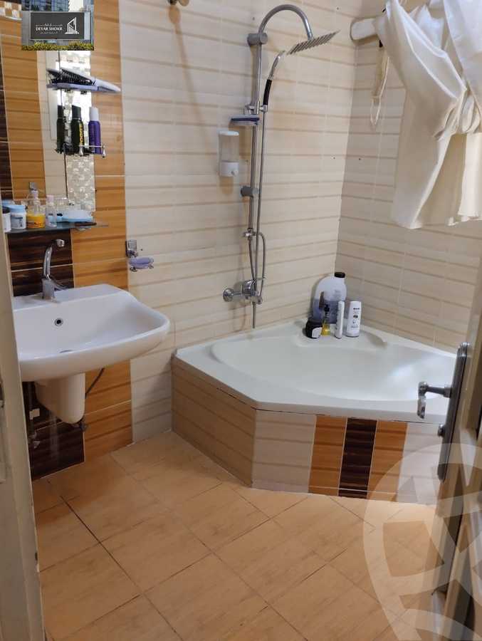 https://aqarmap.com.eg/ar/listing/5354129-for-sale-cairo-6th-of-october-el-ahyaa-neighborhood-5th-street-42
