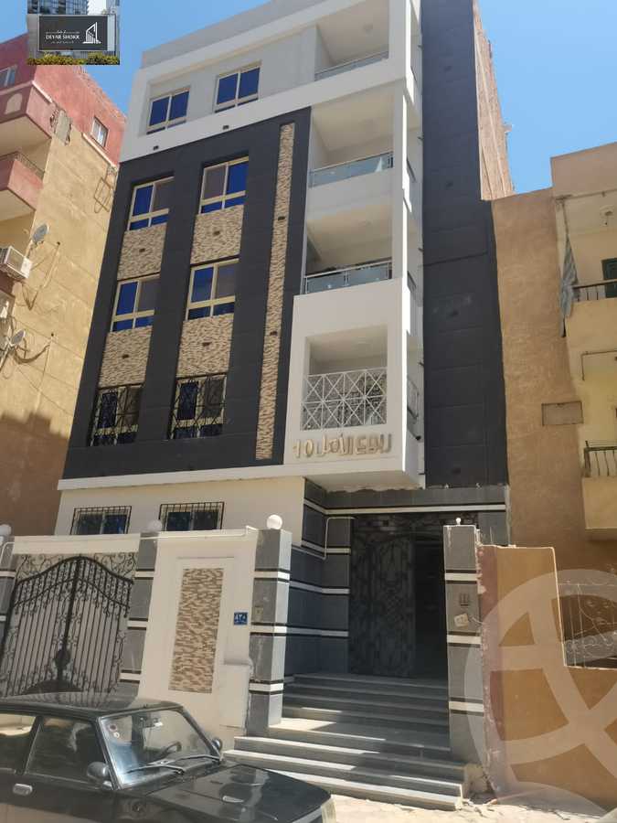 https://aqarmap.com.eg/en/listing/5842893-for-sale-cairo-6th-of-october-el-ahyaa-neighborhood-3rd-nasr-ammar-st