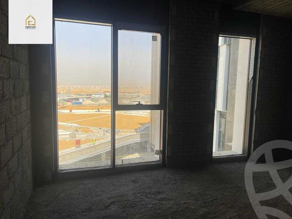 https://aqarmap.com.eg/en/listing/5230647-for-sale-cairo-new-cairo-compounds-hyde-park