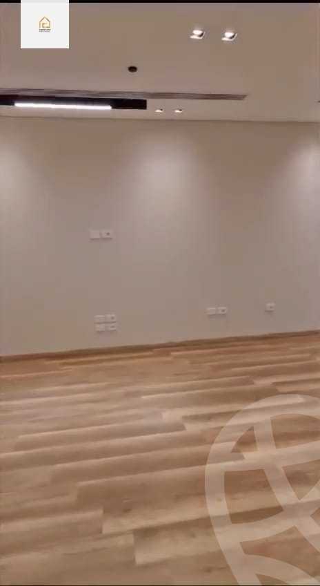 https://aqarmap.com.eg/en/listing/5230758-for-rent-cairo-new-cairo-compounds-hyde-park-centre-ville-hyde-park