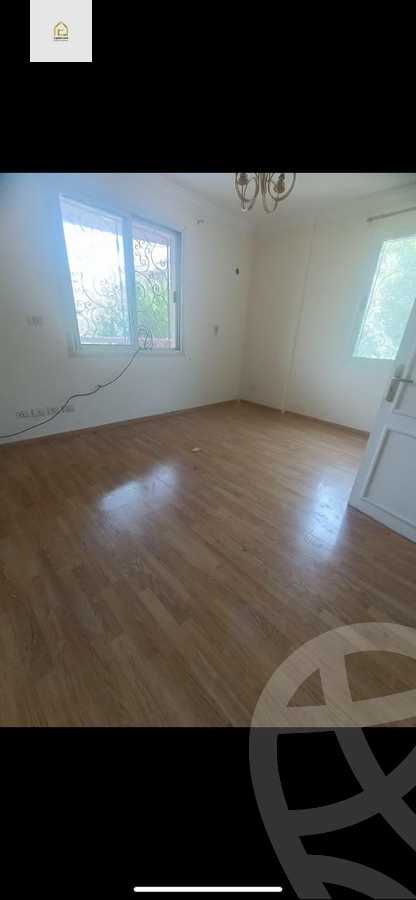 https://aqarmap.com.eg/en/listing/5245008-for-sale-cairo-new-cairo-lrhb-city-phase-4-mohammed-farid-st