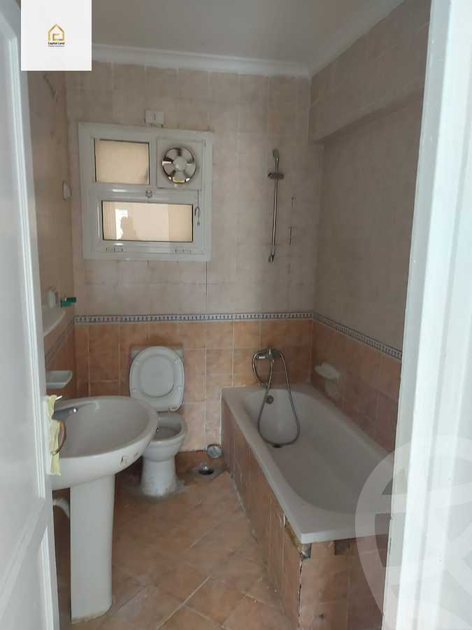 https://aqarmap.com.eg/en/listing/5252545-for-rent-cairo-new-cairo-lrhb-city-phase-8