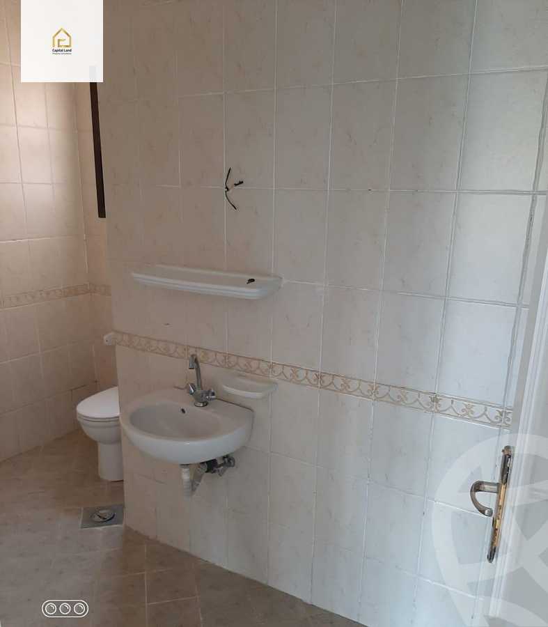 https://aqarmap.com.eg/en/listing/5266766-for-rent-cairo-new-cairo-lrhb-city-phase-5-ibn-al-nafees-st