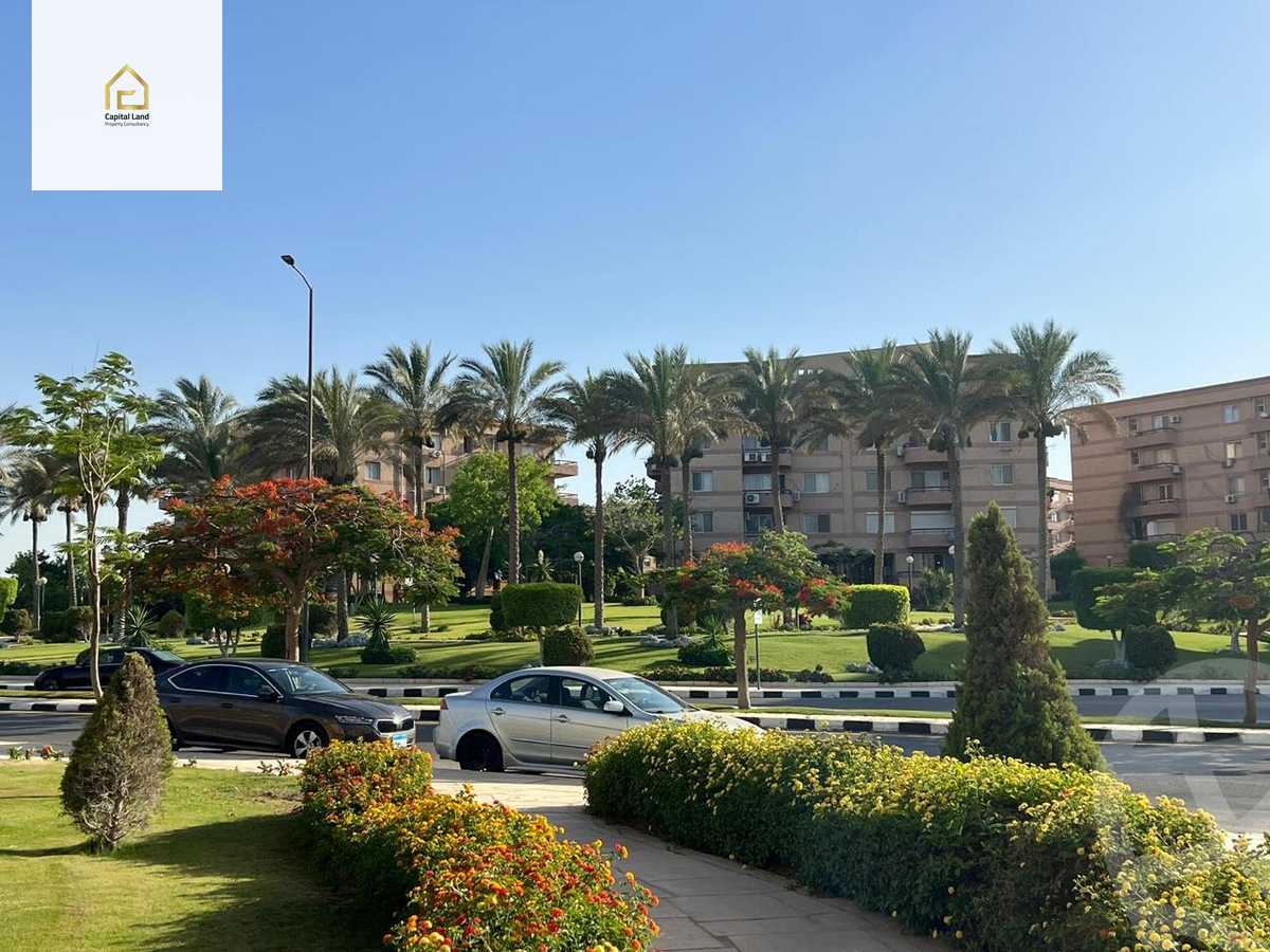https://aqarmap.com.eg/en/listing/5276452-for-sale-cairo-new-cairo-lrhb-city-phase-5-talaat-mostafa-st