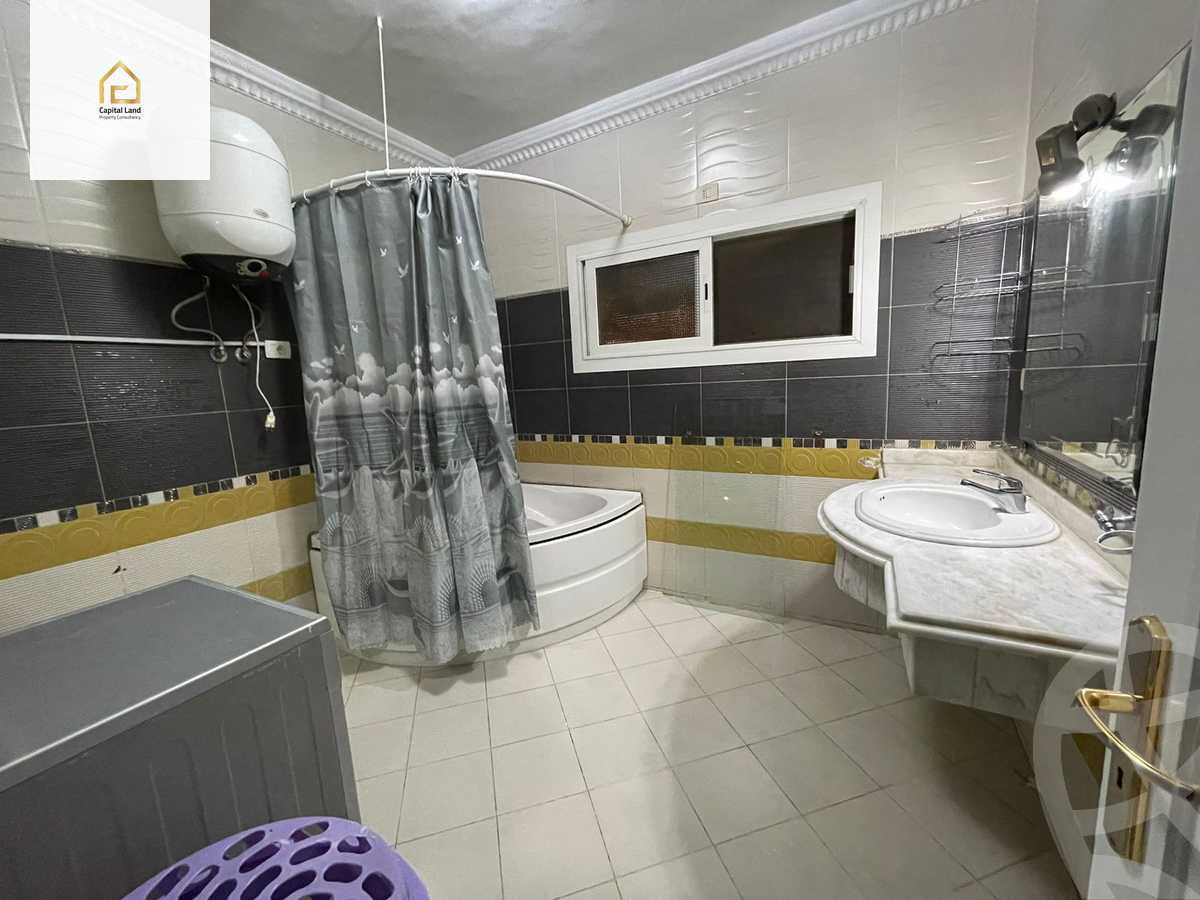 https://aqarmap.com.eg/en/listing/5348444-for-rent-cairo-new-cairo-lrhb-city-phase-2-osama-ibn-zaid-st