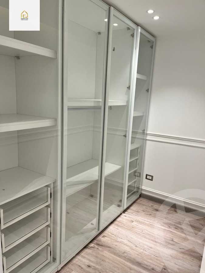 https://aqarmap.com.eg/ar/listing/5436233-for-sale-cairo-new-cairo-compounds-mountain-view-hyde-park