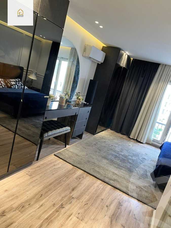https://aqarmap.com.eg/ar/listing/5436233-for-sale-cairo-new-cairo-compounds-mountain-view-hyde-park
