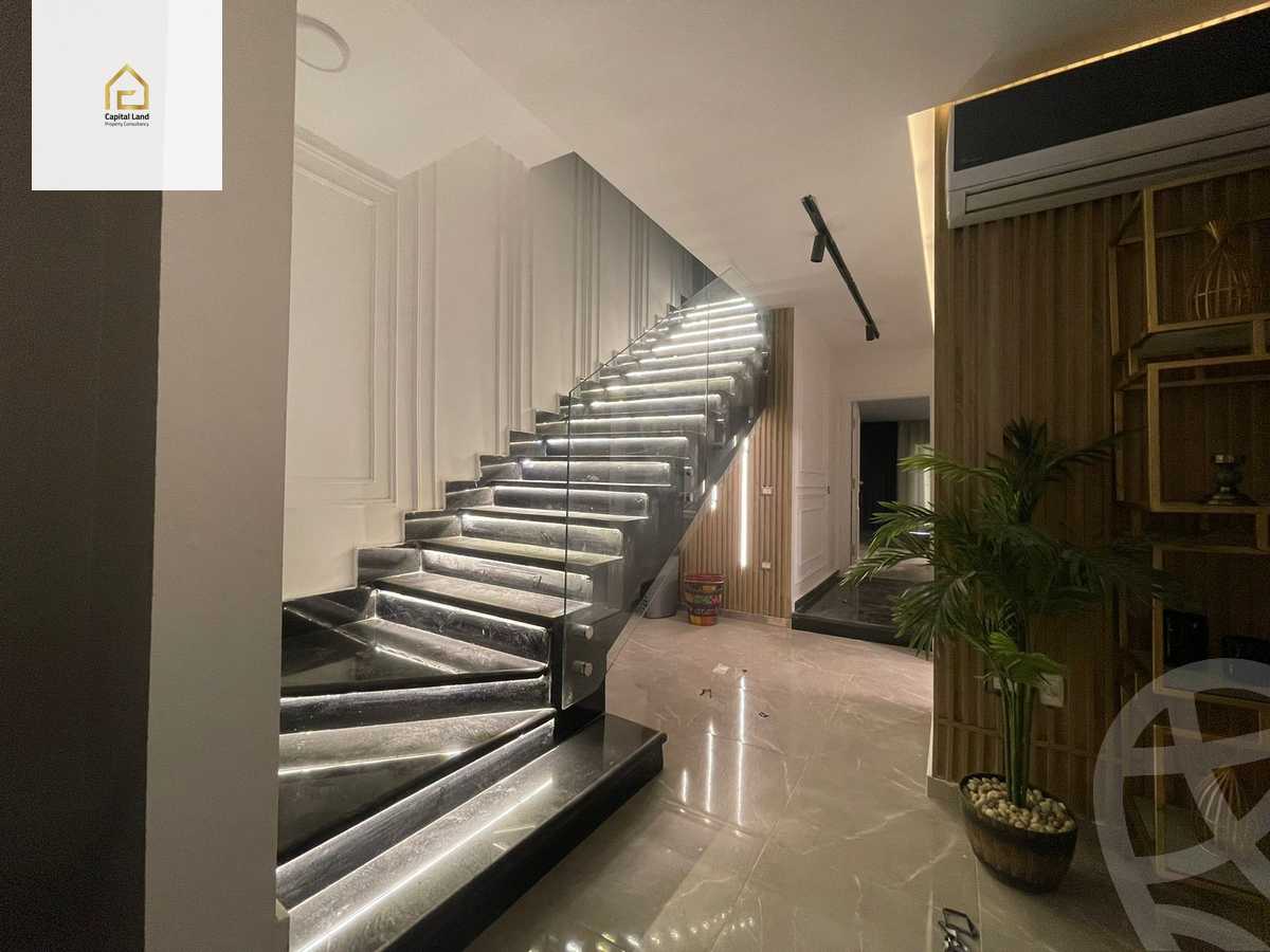 https://aqarmap.com.eg/ar/listing/5436233-for-sale-cairo-new-cairo-compounds-mountain-view-hyde-park
