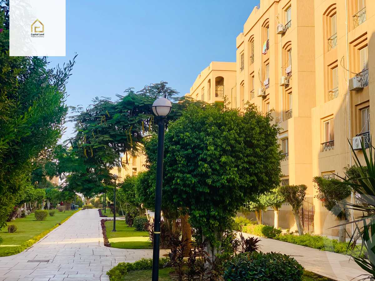 https://aqarmap.com.eg/en/listing/5455033-for-sale-cairo-new-cairo-lrhb-city-phase-1-ahmed-rami-st