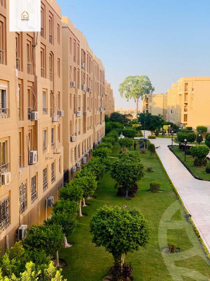 https://aqarmap.com.eg/en/listing/5455033-for-sale-cairo-new-cairo-lrhb-city-phase-1-ahmed-rami-st