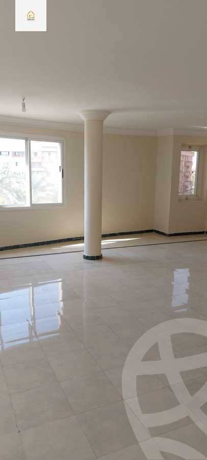 https://aqarmap.com.eg/en/listing/5466668-for-sale-cairo-new-cairo-lrhb-city-phase-4-mostafa-kamel-st