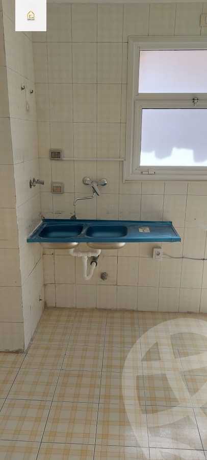 https://aqarmap.com.eg/en/listing/5466668-for-sale-cairo-new-cairo-lrhb-city-phase-4-mostafa-kamel-st