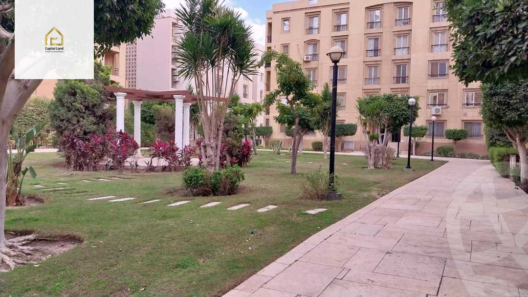 https://aqarmap.com.eg/en/listing/5468477-for-sale-cairo-new-cairo-lrhb-city-phase-1-ahmed-rami-st