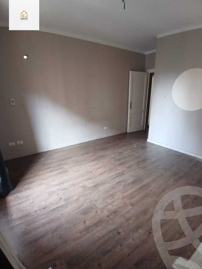 https://aqarmap.com.eg/ar/listing/5506189-for-sale-cairo-new-cairo-lrhb-city-phase-5-ibn-al-nafees-st