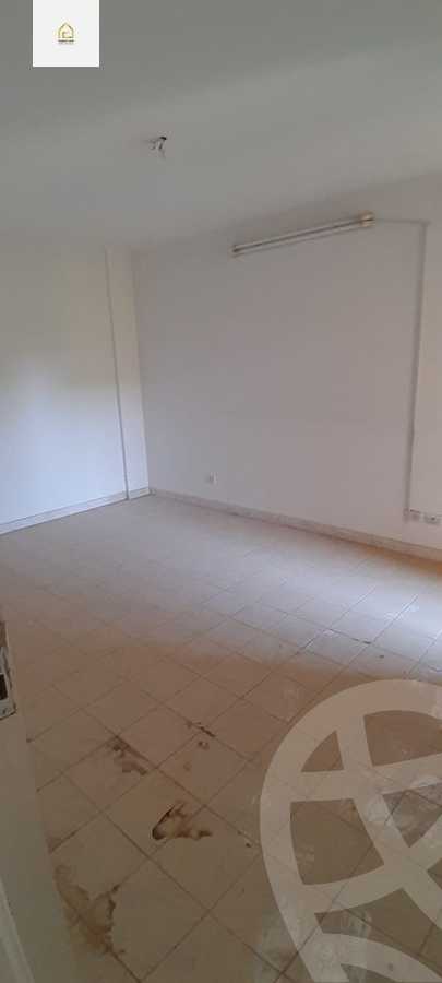 https://aqarmap.com.eg/en/listing/5533961-for-sale-cairo-new-cairo-lrhb-city-phase-1-ahmed-rami-st