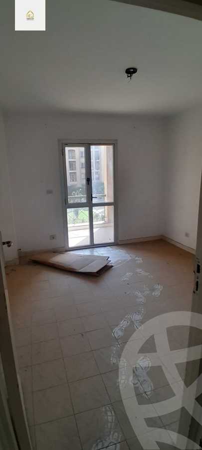 https://aqarmap.com.eg/en/listing/5533961-for-sale-cairo-new-cairo-lrhb-city-phase-1-ahmed-rami-st